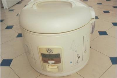 那些點(diǎn)亮生活的古老電器 電飯鍋、電話機(jī)、臺燈與風(fēng)扇的溫情回憶